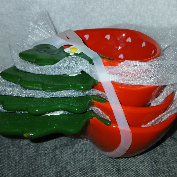 Strawberry measuring cups - Picture 2 of 4